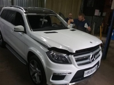 Установка лобового стекла MERCEDES ML W166 (M-CLASS)(GL-CLASS) -