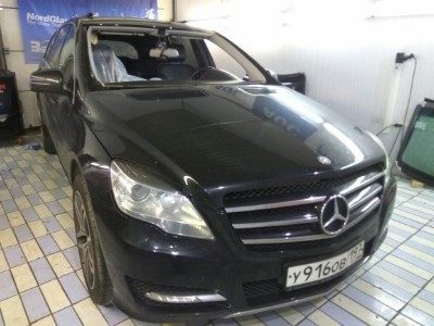 Установка лобового стекла Mercedes R-Class 2006-2013