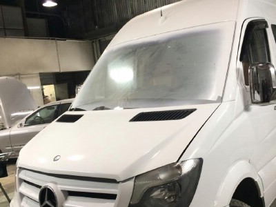 Установка лобового стекла Mercedes Sprinter SWB 2006-