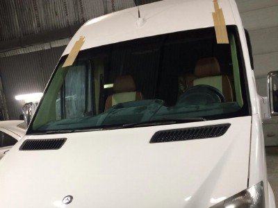 Установка автостекла Mercedes Sprinter SWB 2006-