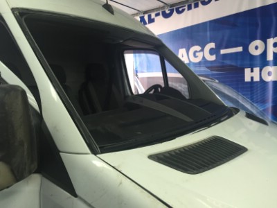 Установка лобового стекла Mercedes SPRINTER VOLKSWAGEN CRAFTER VAN 2006-