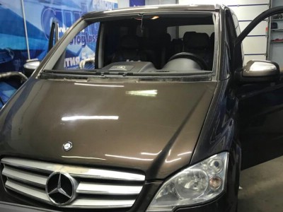 Установка лобового стекла Mercedes V CL (W639) 2003-2012