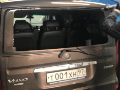 Установка заднего стекла Mercedes V CL (W639) 2010-