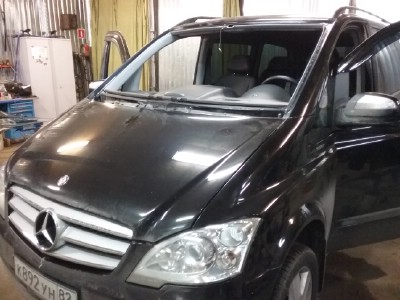 Установка лобового стекла Mercedes Vito, Viano Cl (w639) 2003