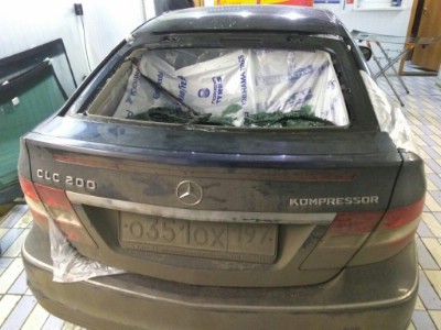 Установка заднего стекла Mercedes W203 Sportcoupe 2003-2010