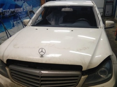 Установка автостекла MercedEs W204 (C-CLASS) 4D Sed 2007-2014