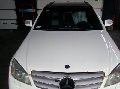 Установка лобового стекла Mercedes W204, C Class 2007-