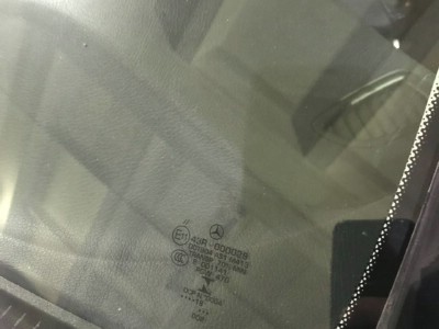 Установка лобового стекла Mercedes W205 (C Class) 4D Sed -