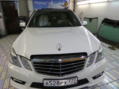 Установка лобового стекла MERCEDES E-CLASS W212 4D SED 2009-2016