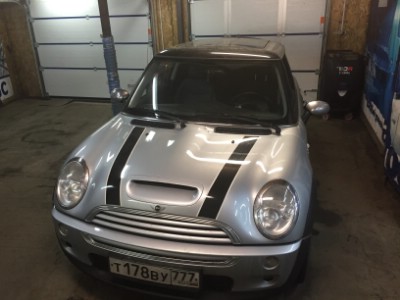 Установка лобового стекла Honda Mini Cooper 2006-2014