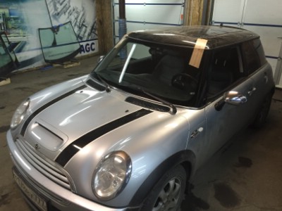 Установка лобового стекла Honda Mini Cooper 2006-2014