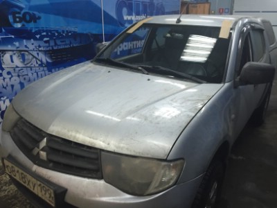 Установка лобового стекла Mitsubishi L200 2006-2015