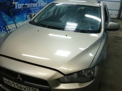 Установка лобового стекла Mitsubishi Lancer X 4D SED, 5D HB 2007-2017