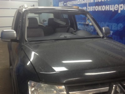 Установка автостекла на MITSUBISHI SHOGUNPAJERO III-IV 3D-5d 2000