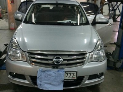 Установка заднего стекла Nissan Almera 2012-