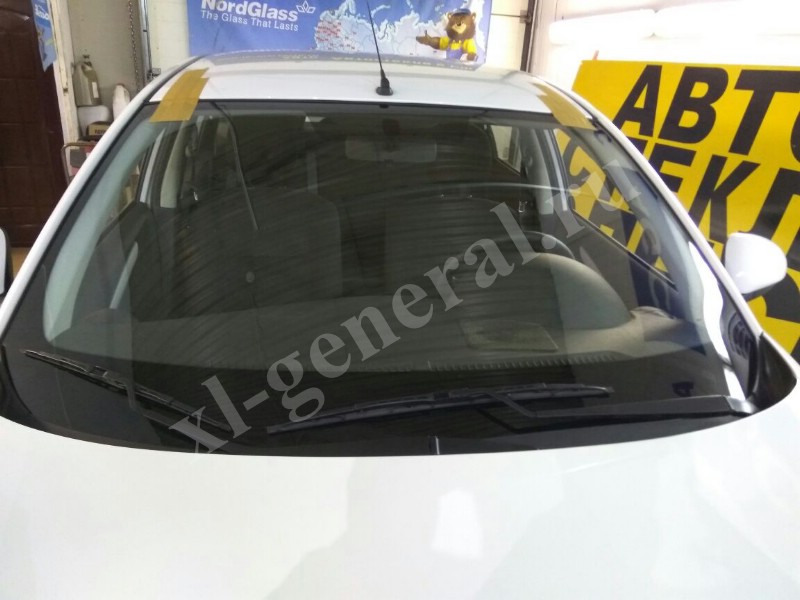 Лобовое стекло Nissan Almera NEW 2012-