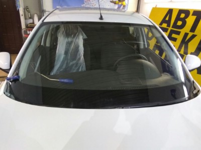 Установка лобового стекла Nissan Almera NEW 2012-