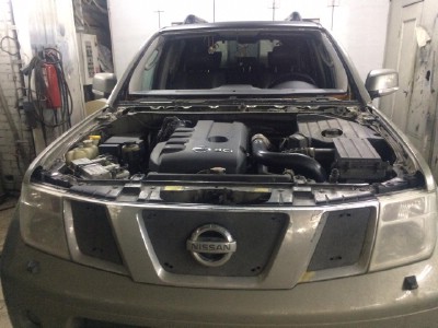 Установка лобового стекла Nissan Pathfinder (R51) Navara 2005-2015