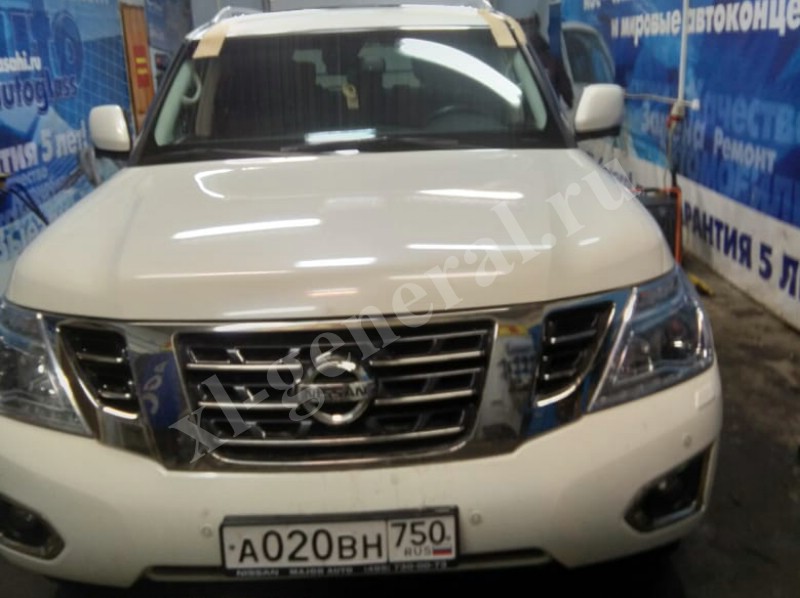 Лобовое стекло Nissan Patrol 2010-