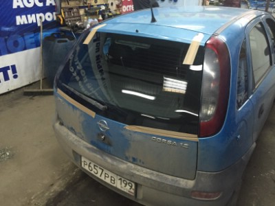 Замена заднего стекла OPEL CORSA C  HB 2000-2006