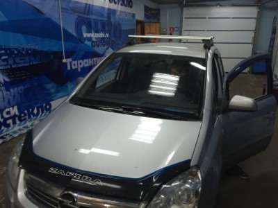 Установка лобового стекла OPEL ZAFIRA B 2005-2011