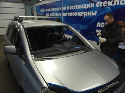 Установка лобового стекла OPEL ZAFIRA B 2005-2011