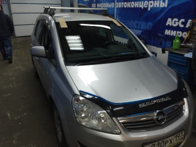 Установка лобового стекла OPEL ZAFIRA B 2005-2011