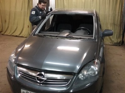 Установка лобового стекла OPEL ZAFIRA B 2005-2011