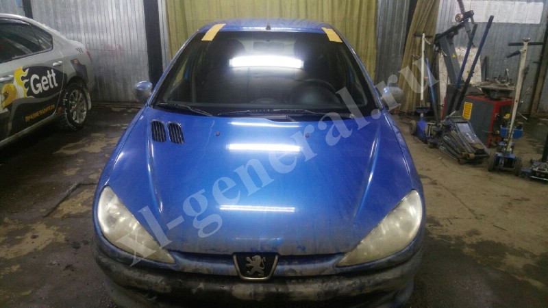 Лобовое стекло Peugeot 207 -