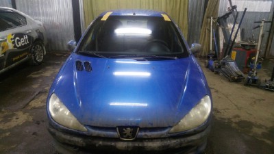 Установка лобового стекла Peugeot 207 -