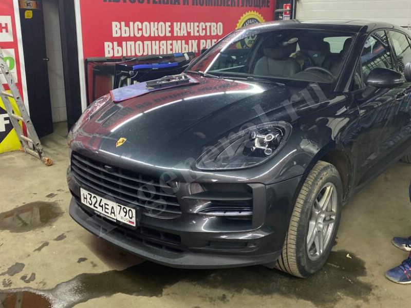 Установка автостекла Porsche Macan -