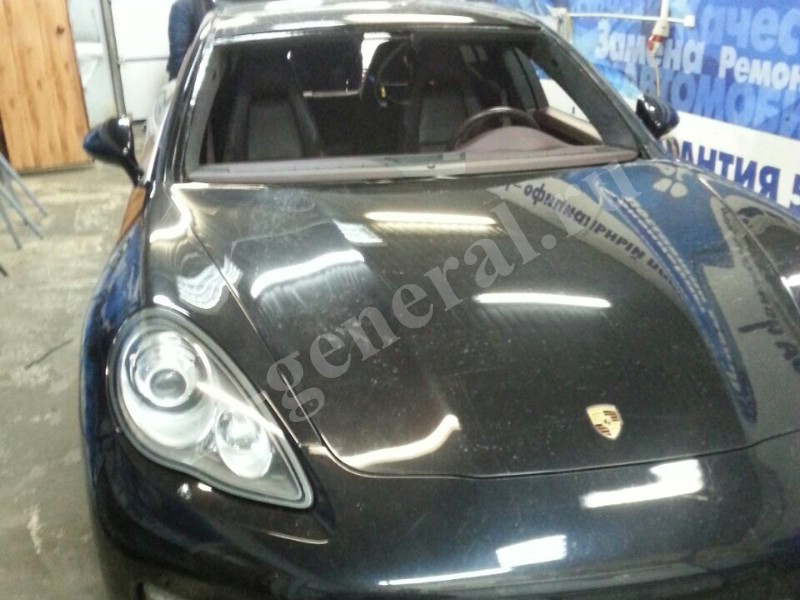 Установка автостекла Porsche Panamera 5 HBK 2009