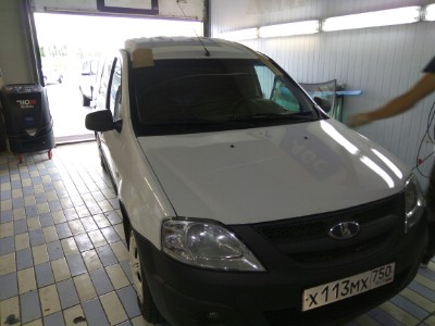 Установка лобового стекла Renault Logan 4D SED 2005-