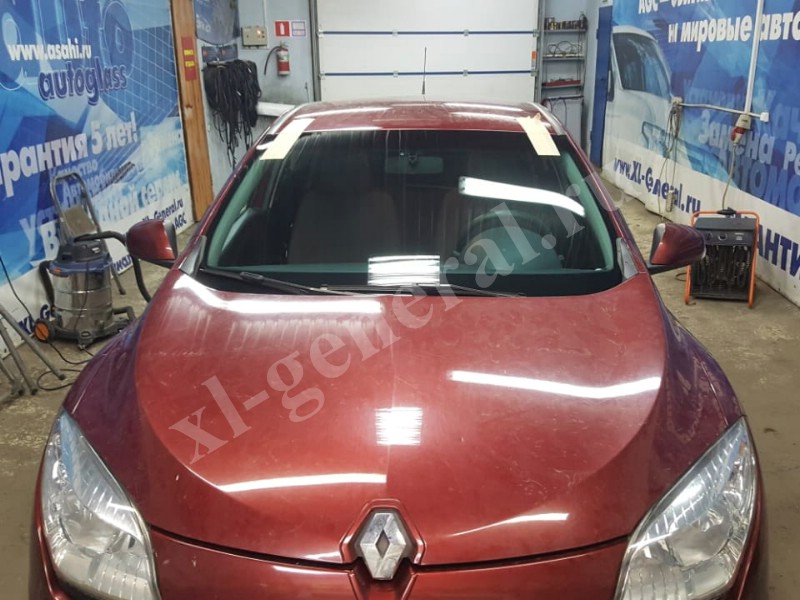 Лобовое стекло Renault Megane 5D HB 2008-2016