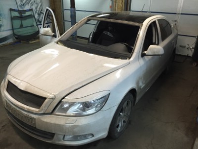 Установка лобового стекла Scoda Octavia A5 2009-