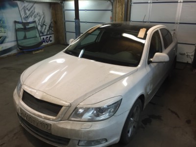 Установка лобового стекла Scoda Octavia A5 2009-