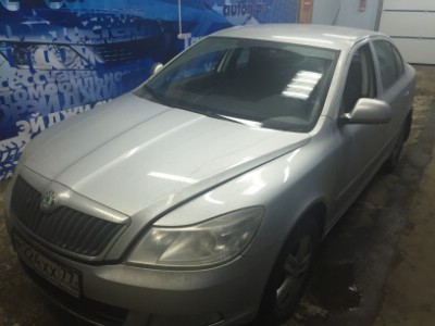 Установка лобового стекла Skoda OCTAVIA A5 5D HB 2009-2013