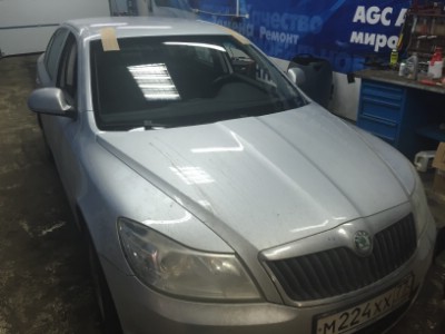 Установка лобового стекла Skoda OCTAVIA A5 5D HB 2009-2013