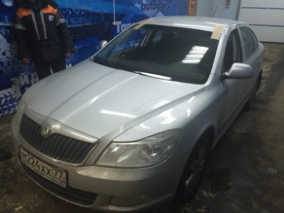 Установка лобового стекла Skoda OCTAVIA A5 5D HB 2009-2013