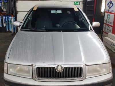 Установка лобового стекла Skoda Octavia Tour 5D HB 1997-2010