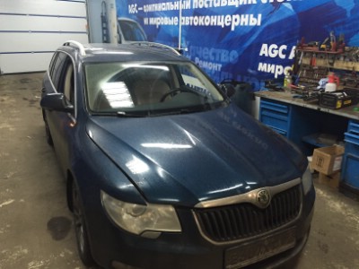 Установка лобового стекла Skoda SUPERB 5D HB SED 2008-