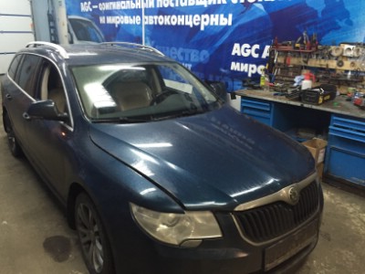 Установка лобового стекла Skoda SUPERB 5D HB SED 2008-