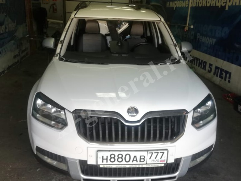 Лобовое стекло Skoda Yeti 2010-