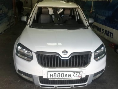 Установка лобового стекла Skoda Yeti 2010-