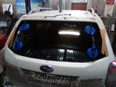 Установка заднего стекла Subaru Forester 2013-
