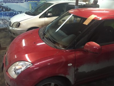 Установка лобового стекла Suzuki SWIFT 2005-2010