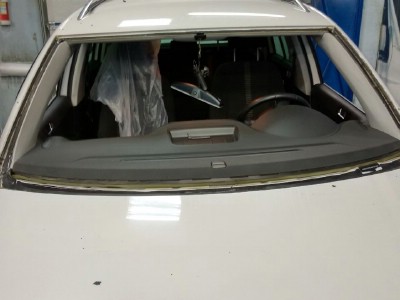 Установка лобового стекла Volkswagen Tiguan -