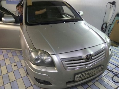 Установка лобового стекла Toyota Avensis 4D SED, 5D Liftback 2003-2008