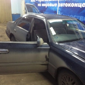 Установка автостекла Toyota Crown Hardtop 95