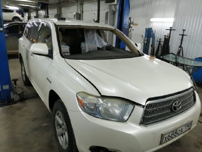 Установка лобового стекла Toyota Highlander Kluger GSU40 2008-